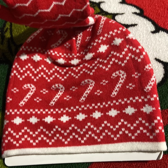 Holiday hat and gloves set NWT candy canes - Picture 4 of 5